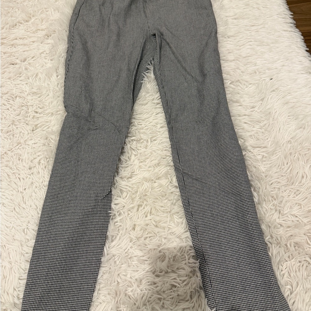 LOFT Men's Black and White Patterned Dress Pants
